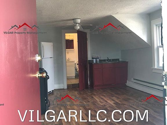 2nd image of 3925 Pulaski St #2R