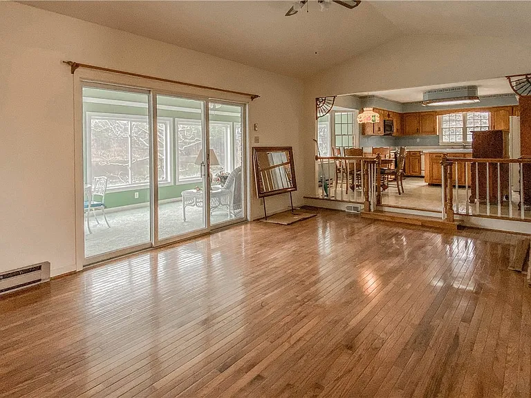 255 Starritt Ln — Photo 9