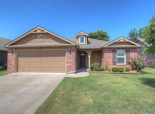 4514 Stevens Ave, Sand Springs, OK 74063