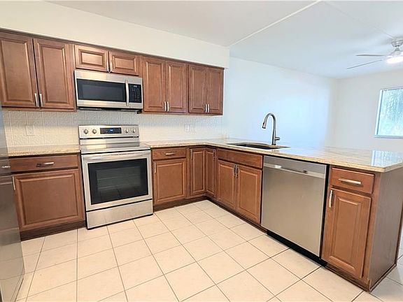 5th image of 815 Victoria DR #106