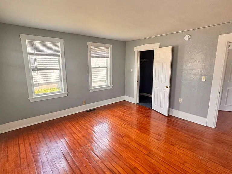 30 Central St — Photo 2