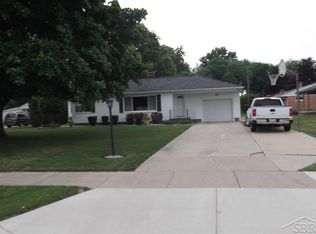 1883 Hemmeter Rd, Saginaw, MI 48638