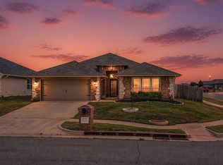 11116 NW 97th St, Yukon, OK 73099