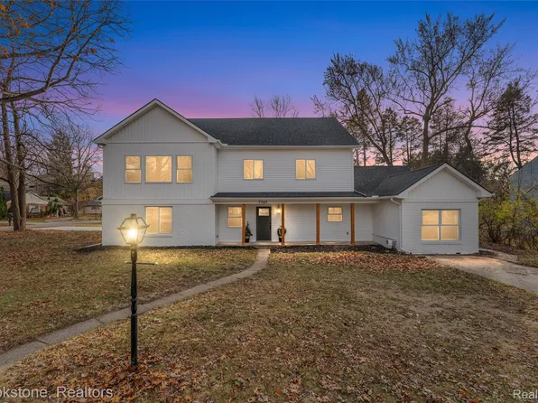 7369 Sweetbriar Rd, West Bloomfield, MI 48324