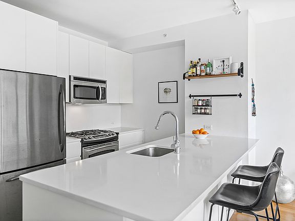 4th image of 189 Schermerhorn St APT 18F