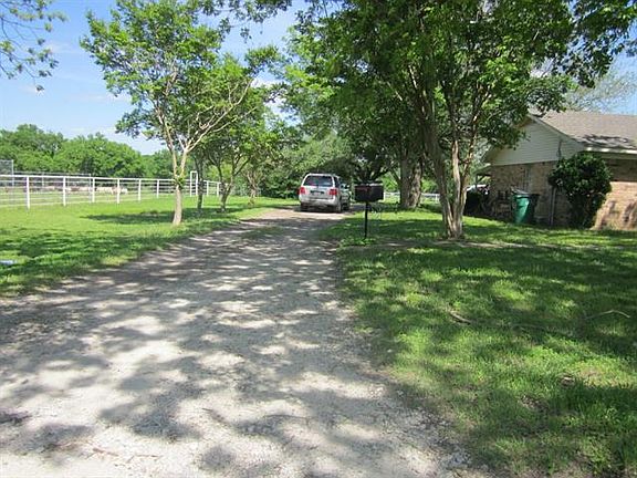 2nd image of 1521 County Road 2712
