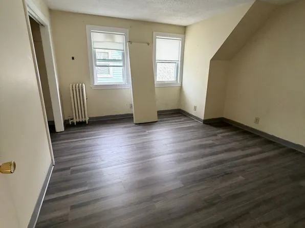 80 Robbins St APT 5, Waltham, MA 02453