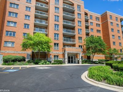 6801 N Milwaukee Ave APT 503, Niles, IL, 60714