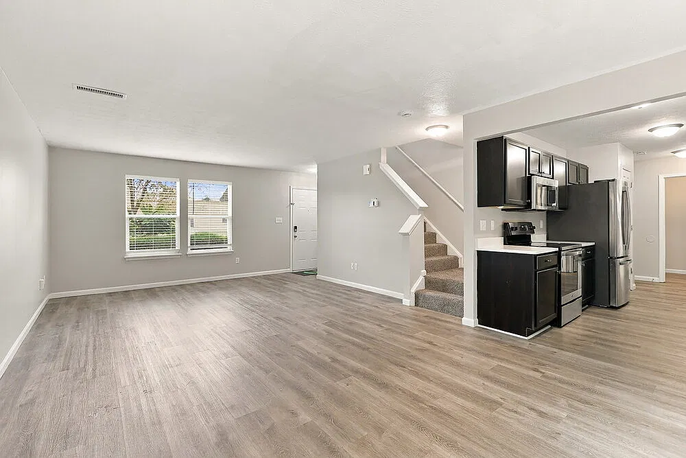 4 bed, 2.5 bath, 1748 sqft, $1,975 — Photo 4