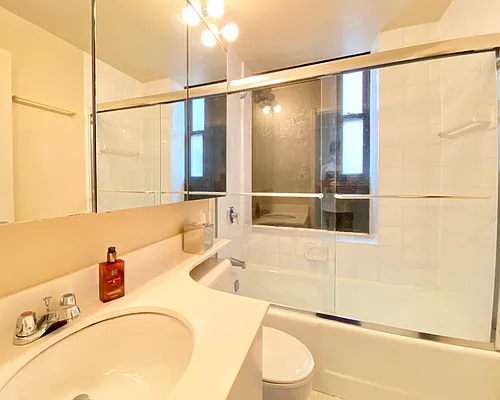 Rented by Compass | media 7