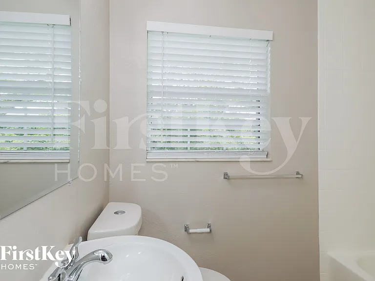 3044 Yanlee Ln — Photo 10