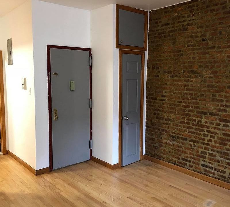 1st image of 702 Washington Ave APT 3