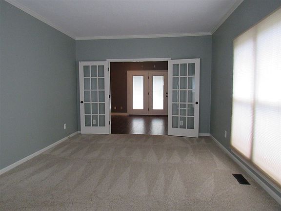 3rd image of 1325 Melissa Ln