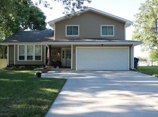 824 Gayle St, Papillion, NE 68046
