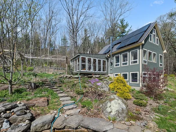 999 Sheldon Rd, Barre, MA 01005