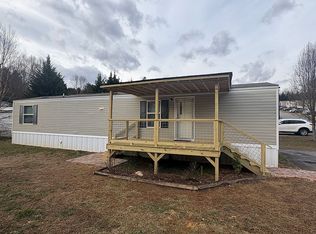 27 Moores Creek Ln, Candler, NC 28715