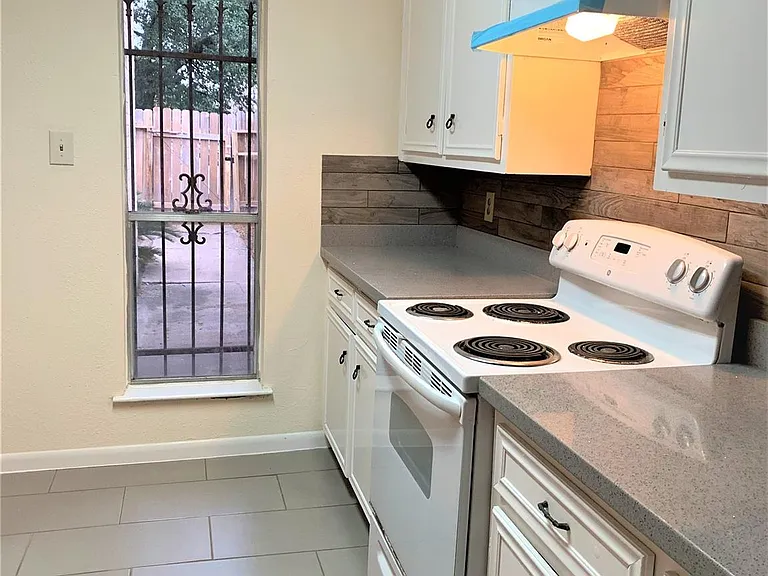 4224 Boone Rd — Photo 9