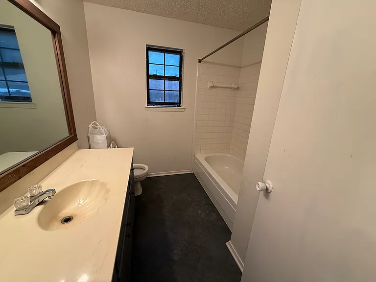 128 Fannin Dr — Photo 3