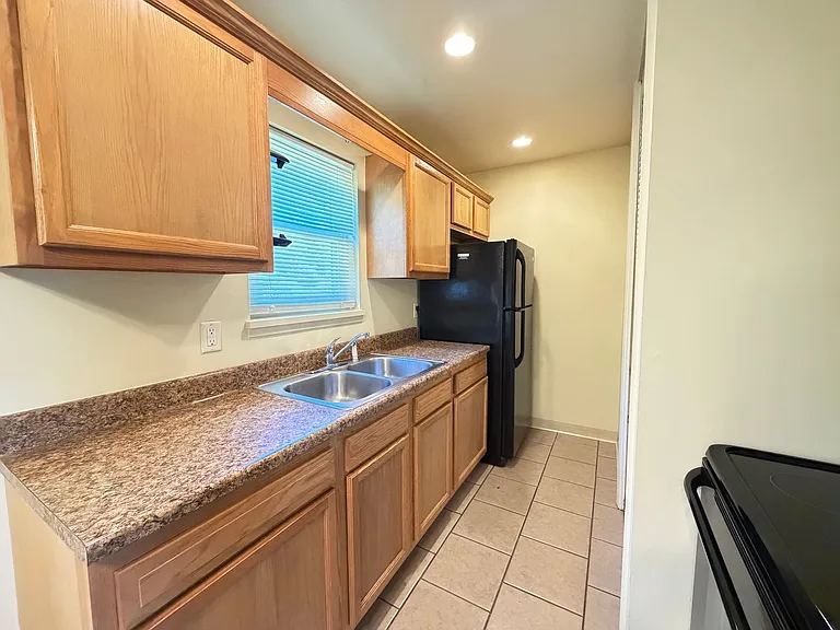 9407 La Grange Rd — Photo 8