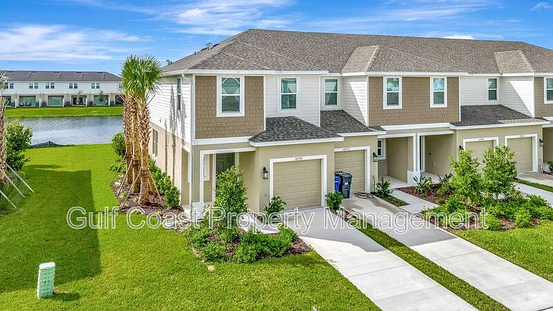 3 bed, 2.5 bath, 1553 sqft, $2,200 — Photo 2