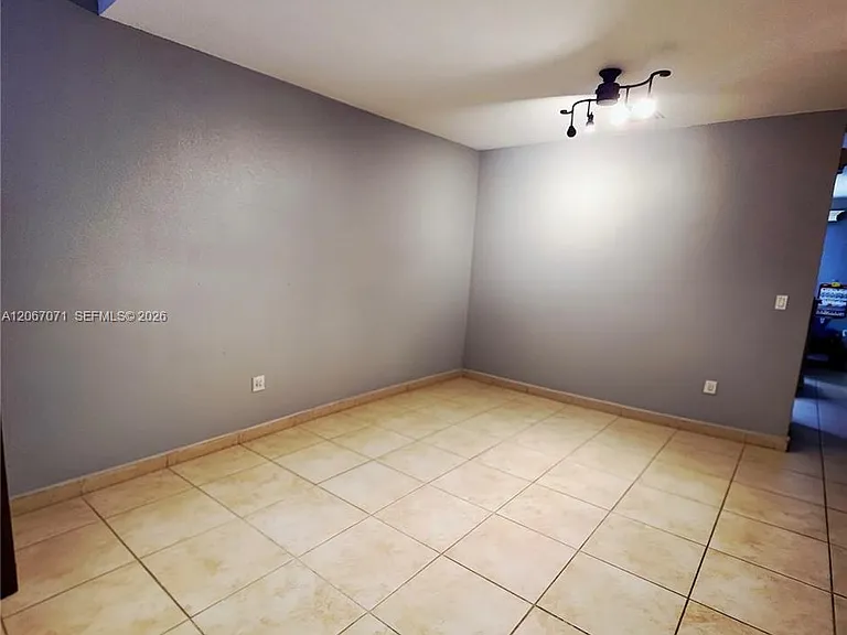 1067 NE 41st Pl — Photo 3