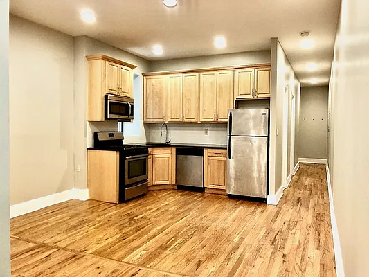 Rented by Matthew Gros-Werter, LREB  | media 25