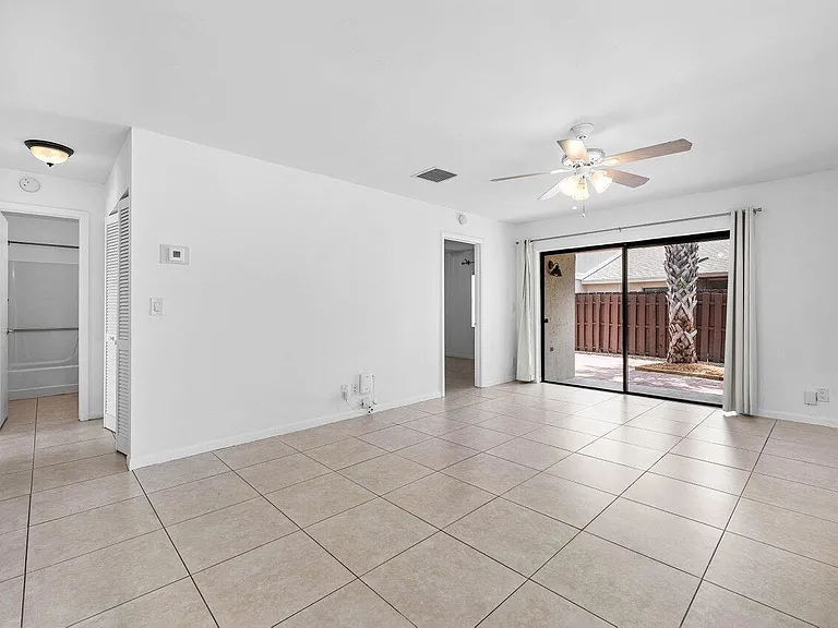 16422 Straw Way — Photo 11