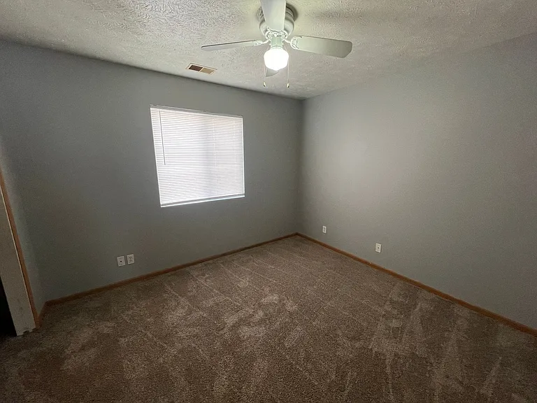 105 W B St — Photo 10