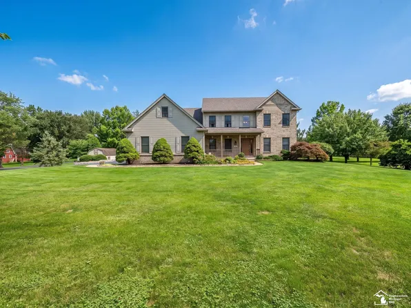 225 E Dean Rd, Temperance, MI 48182