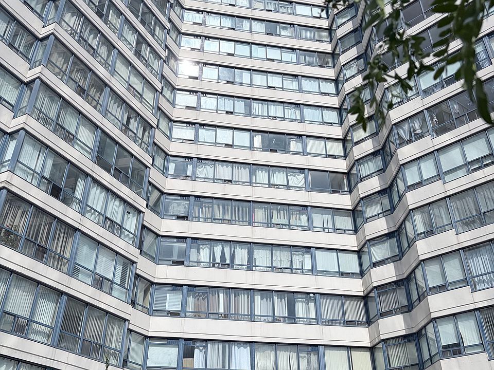 1st image of 3050 Ellesmere Rd #1208