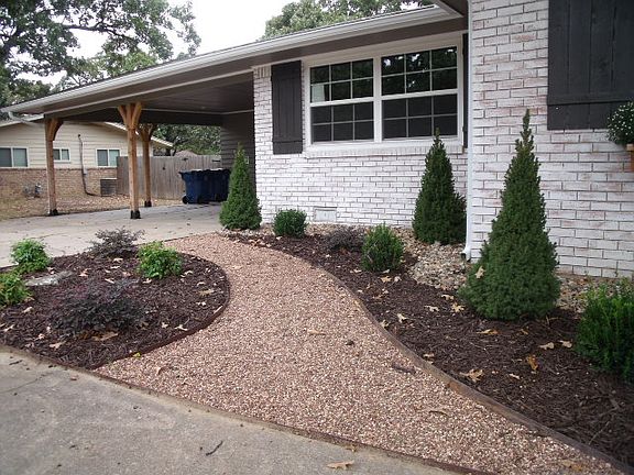 2nd image of 1607 E Seminole Ave