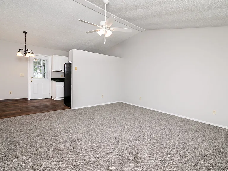 1104 Bryn Mawr Ave — Photo 5
