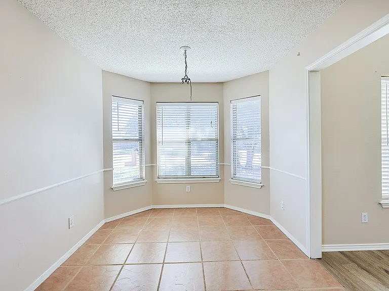 9708 Aberdeen Ave — Photo 17