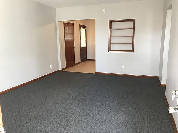 2nd image of 4402 Melrose Ave APT 3