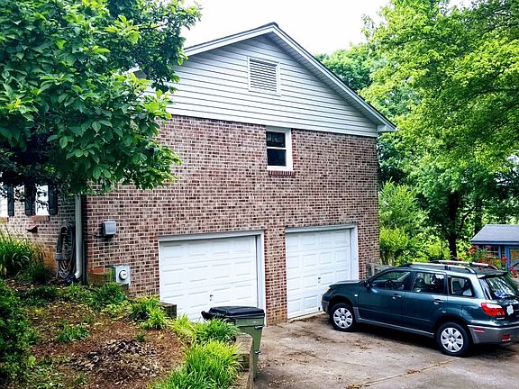 5th image of 112 Cambridge Cir