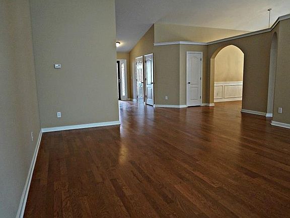 4th image of 1986 Jameson Cir