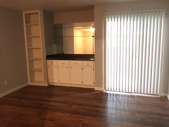 4th image of 1300 Patricia APT 913