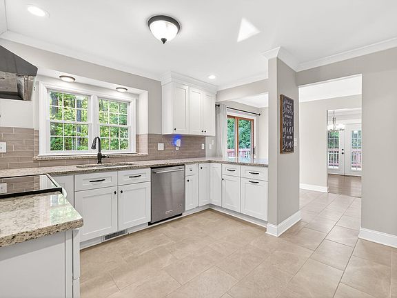 5th image of 602 Kimberwood Ct