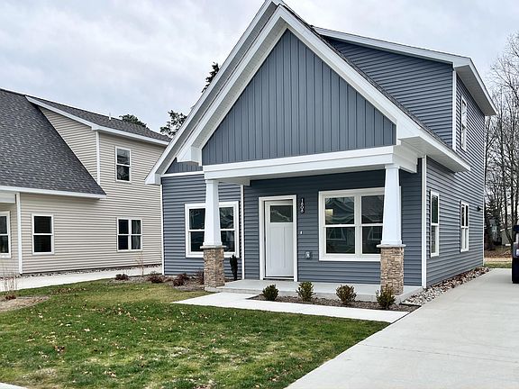 2nd image of 1808 Robinson St #5