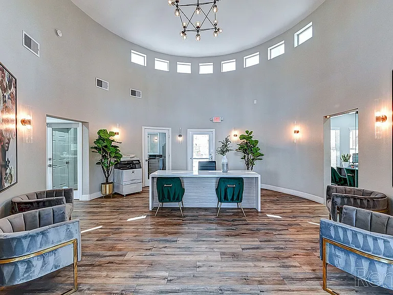 The Logan at Charleston — Photo 4