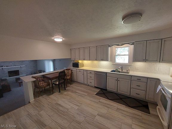 3rd image of 4502 Fairway Dr