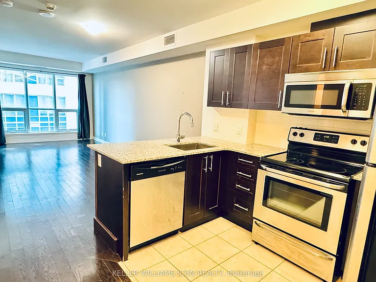 242 Rideau St #1106 — Photo 2