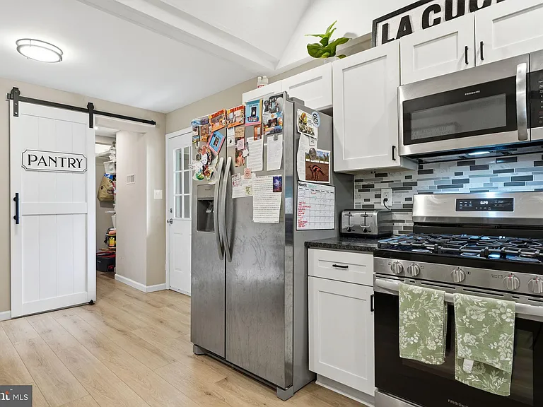 214 Washington St — Photo 17