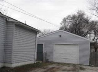 226 Linton St, Wood River, IL 62095