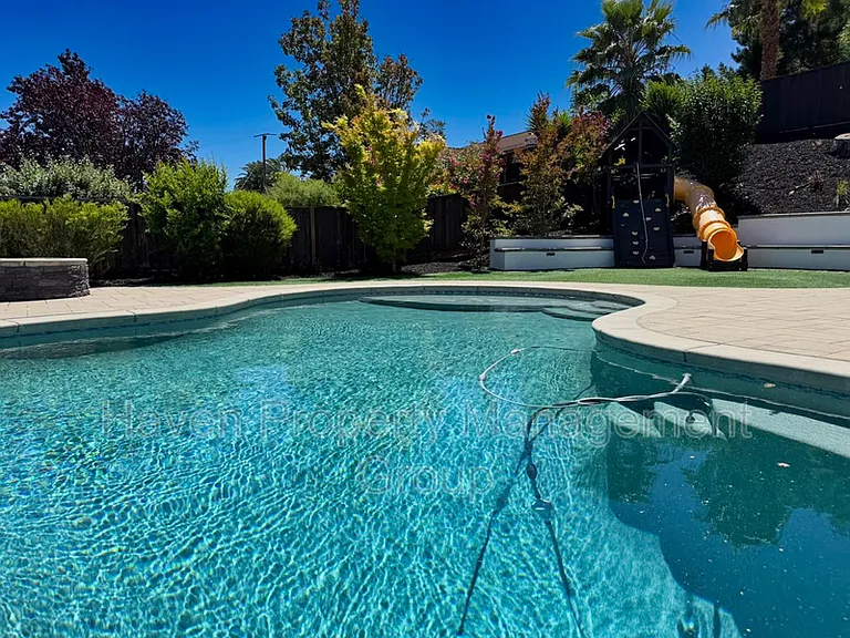 7420 Hansen Dr — Photo 4