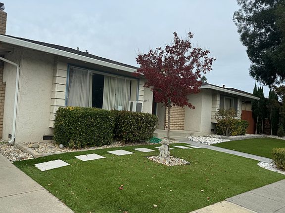 3rd image of 634 Bolton Ct