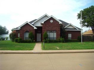 1512 Bentwood Dr, Iowa Park, TX 76367