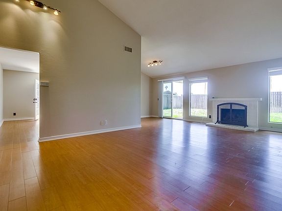 4th image of 705 Los Arbolitos Blvd