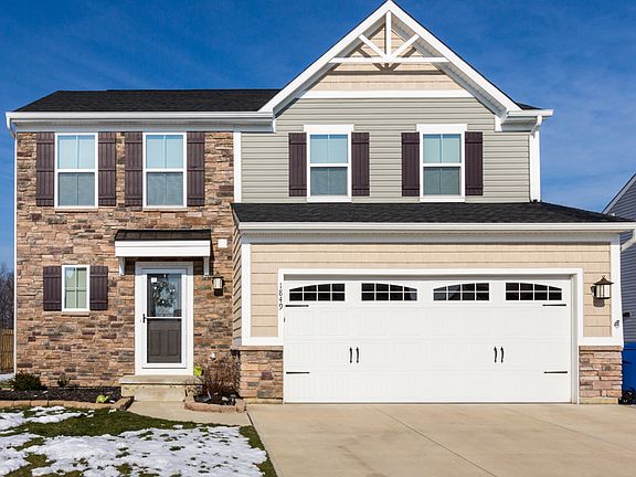 2nd image of 1849 N Ashwood Ln