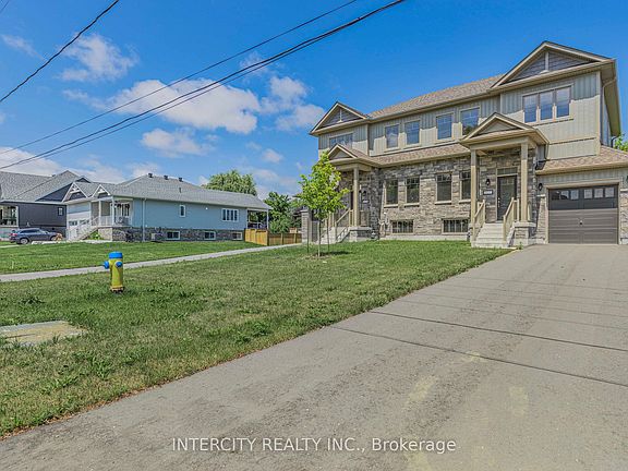 3rd image of 327 Quebec St
